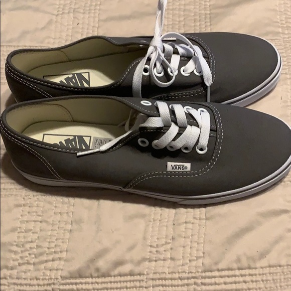 Vans - Picture 2 of 4